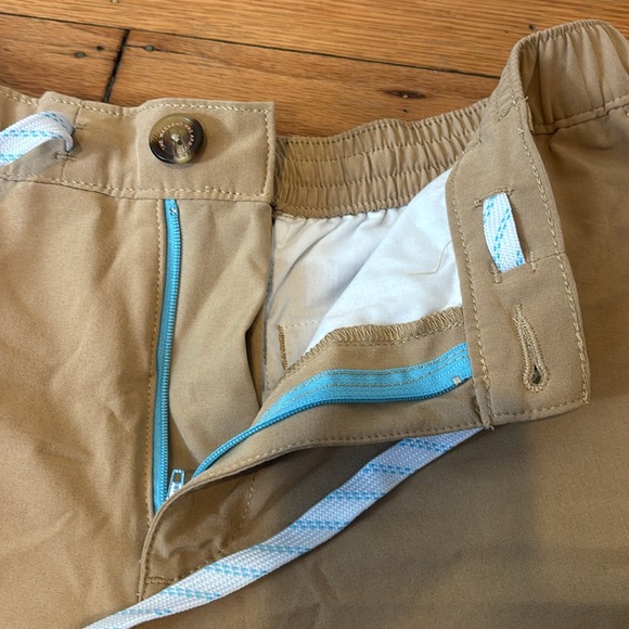 Chubbies Performance Short The New Avenues Tan Men's Large 6 inch inseam - Picture 2 of 5